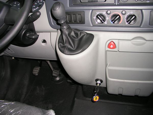 Renault Master II. (kézi, R elöl, fekete-fehér váltókulissza) 2003-2010 /788K/